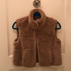 Cropped fur vest